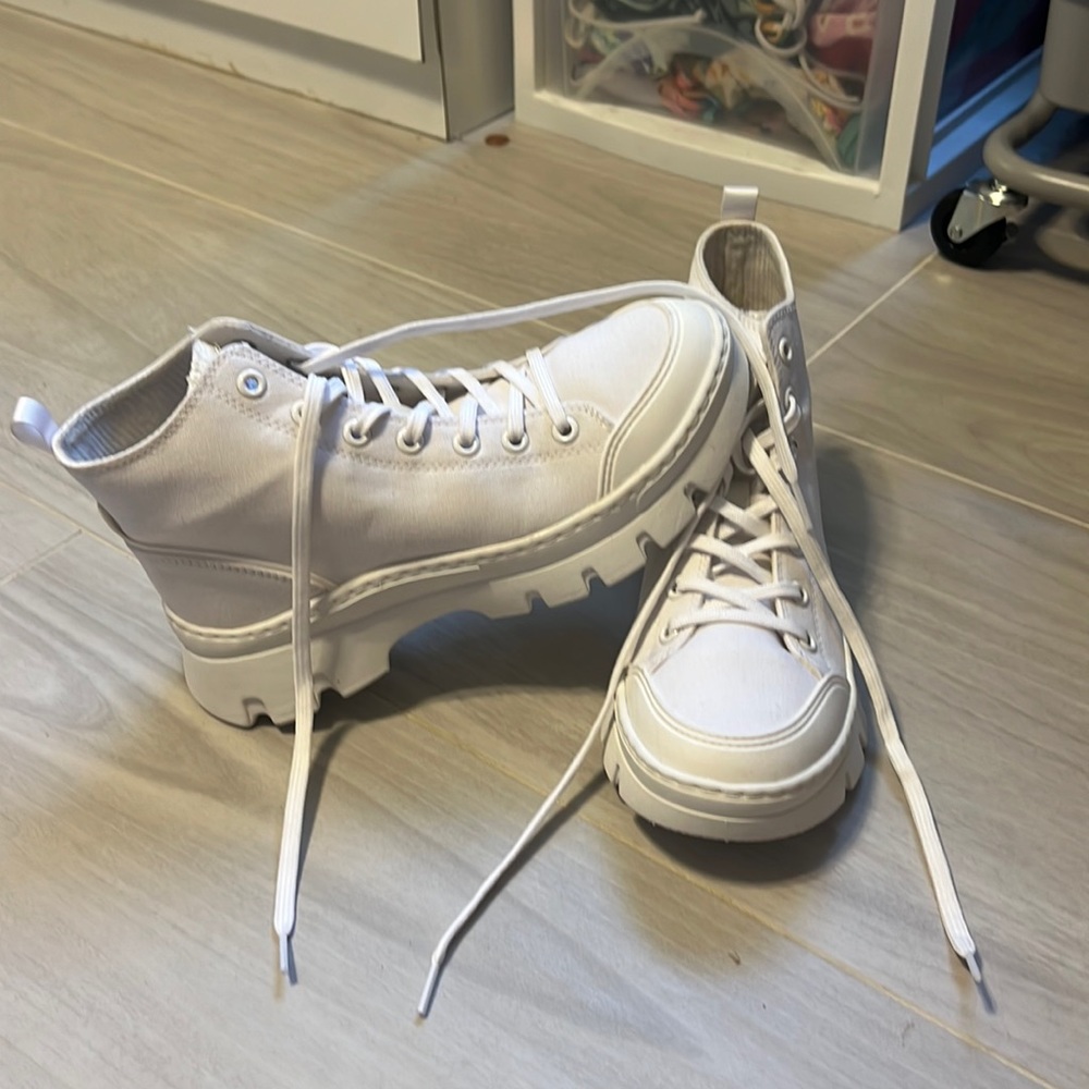 Skechers high tops